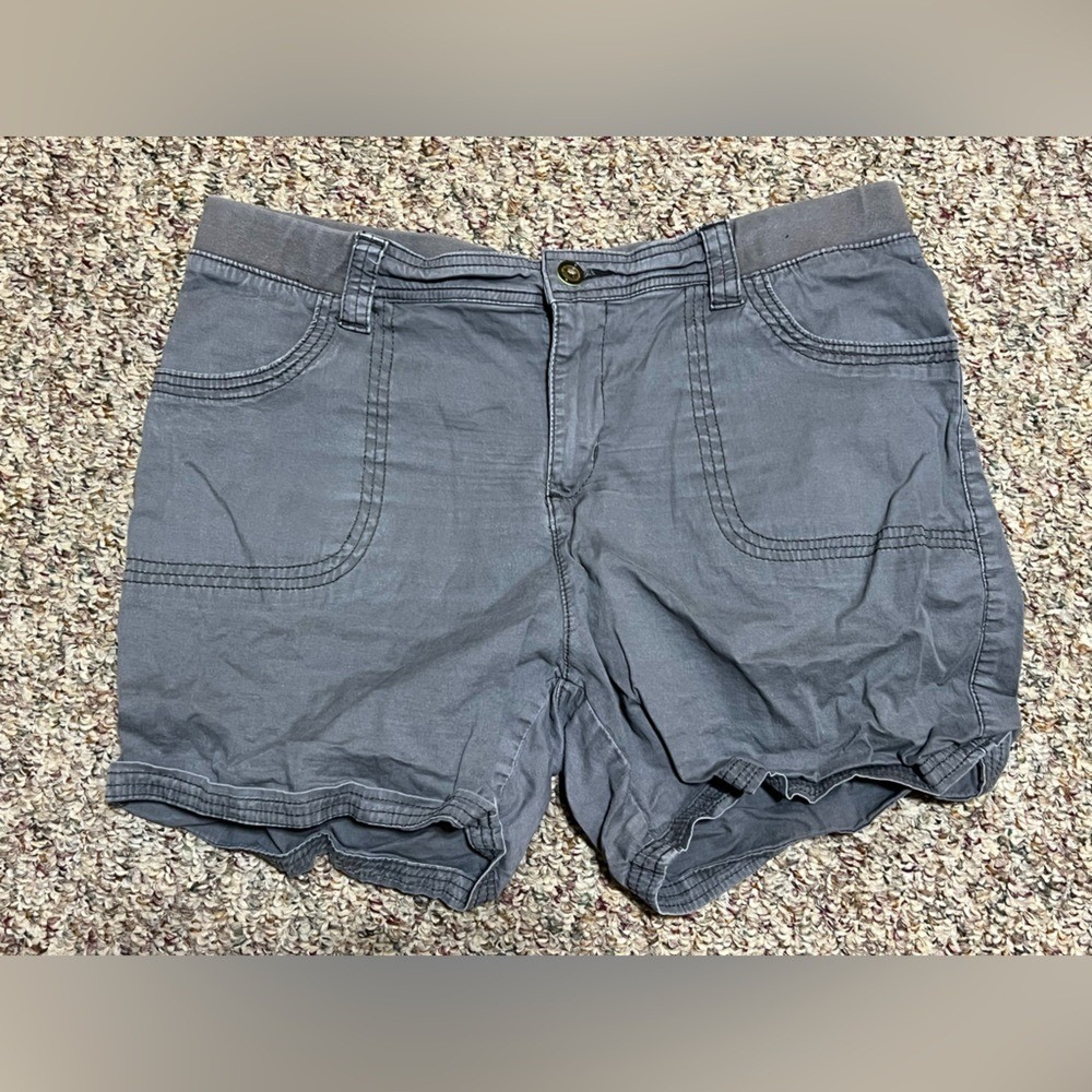 Women's size 16 shorts Lee Relaxed Fit Charcoal Shorts plus size summer gray